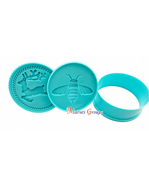 Christmas Reindeer and Bee Biscuit Stamp Cookie Cutter & Embosser - Design 5 | 7.5cm Stamp